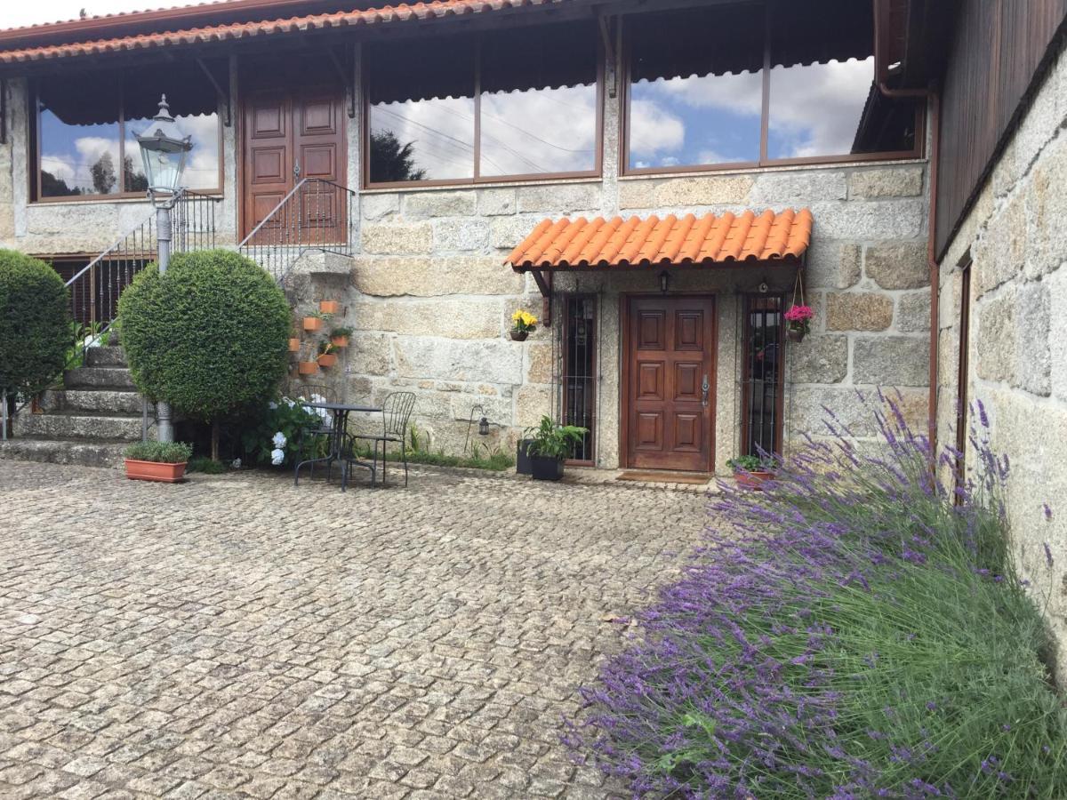 BERGUI Guesthouse Guimarães Eksteriør billede
