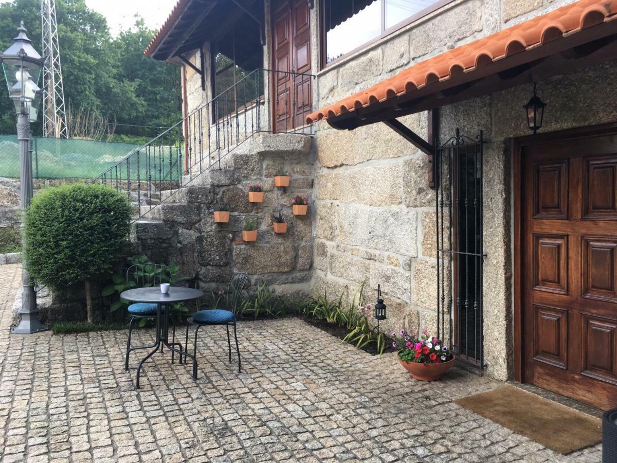 BERGUI Guesthouse Guimarães Eksteriør billede